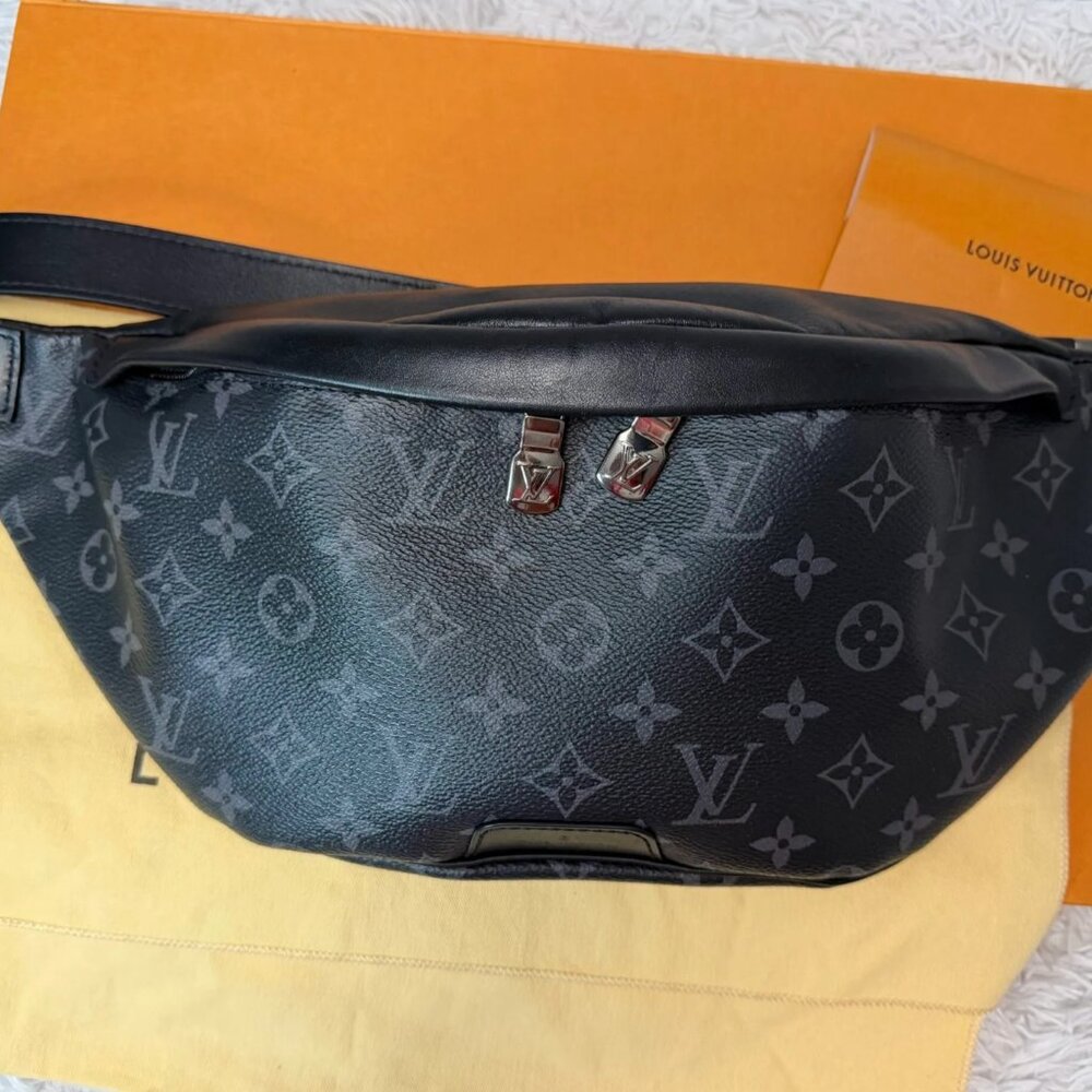 LOUIS VUITTON Monogram Eclipse Discovery Bumbag PM